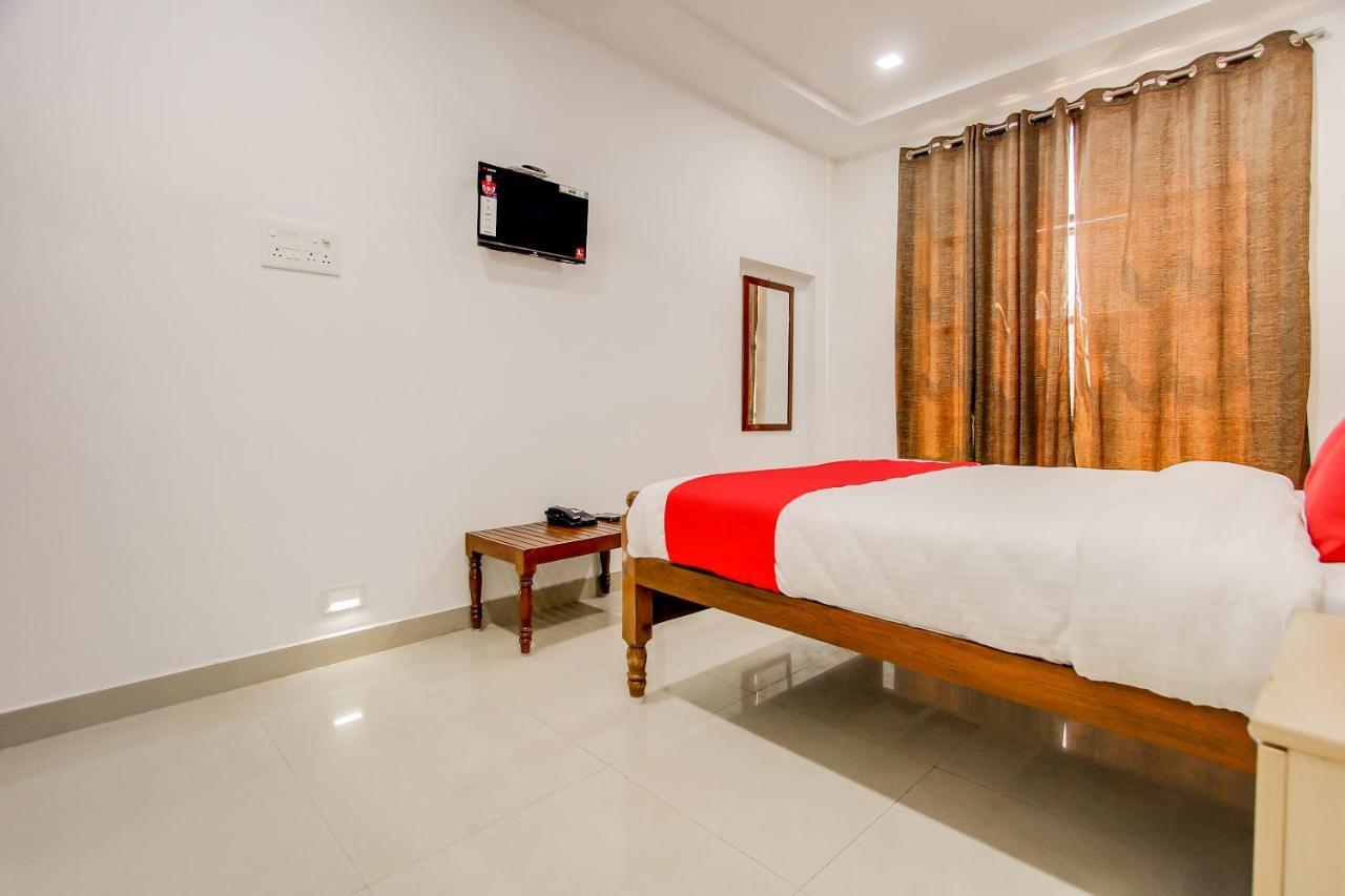 Oyo 69625 Mayuraa Residency Hotel Kumbakonam Kültér fotó